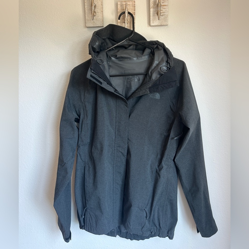 Charcoal grey, women’s Size S, Northface hardshell skiing/snowboarding jacket